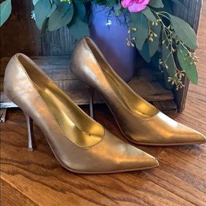 Metallic gold high heels